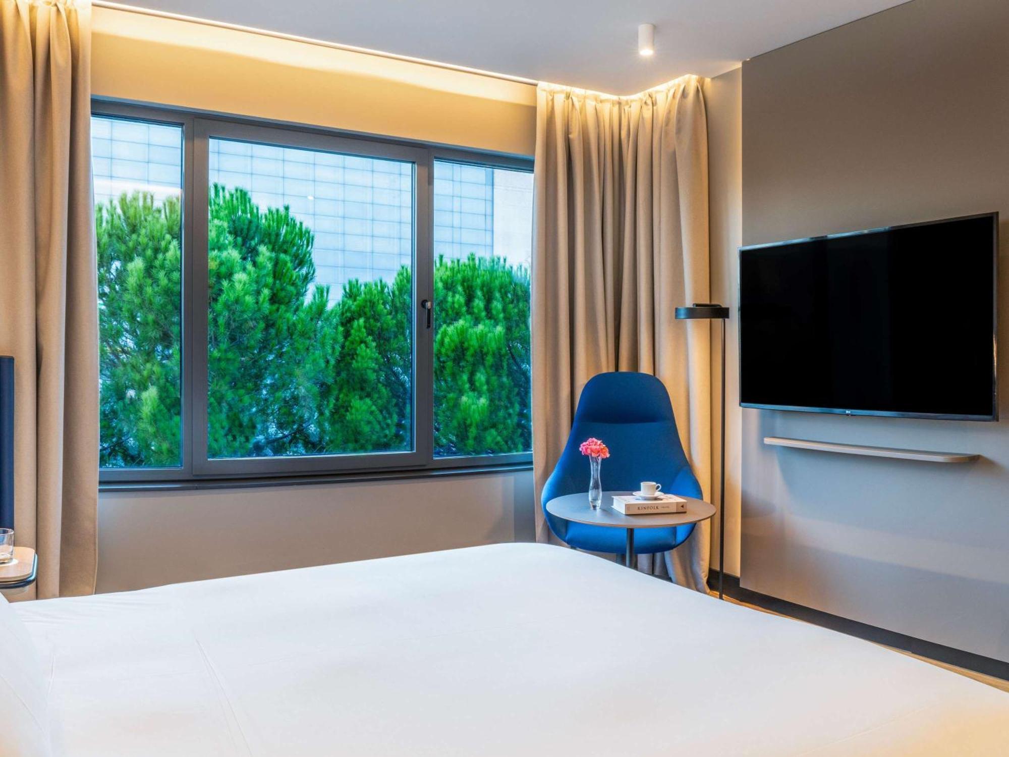 Pullman Madrid Airport & Feria Hotel Екстериор снимка