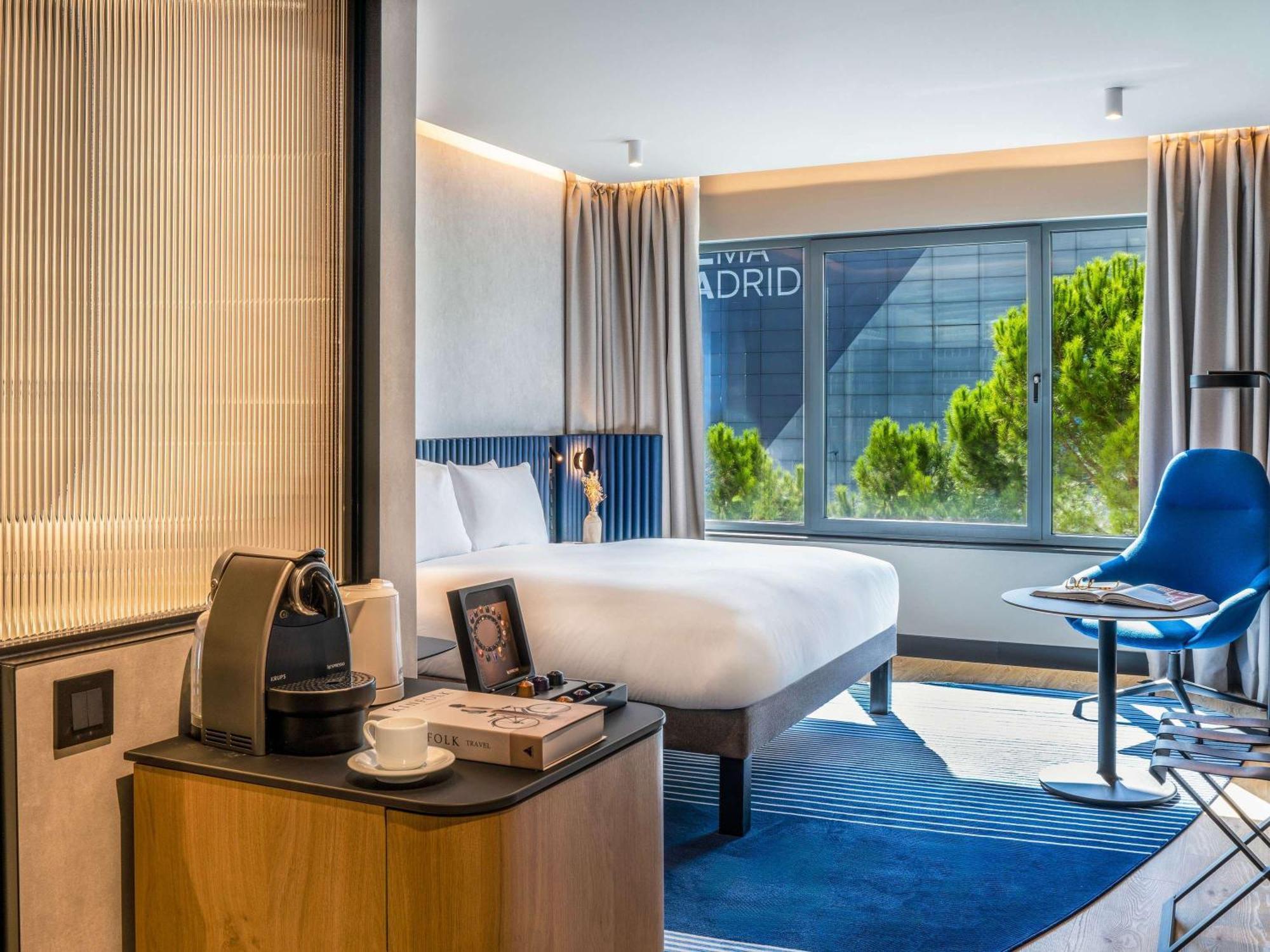Pullman Madrid Airport & Feria Hotel Екстериор снимка