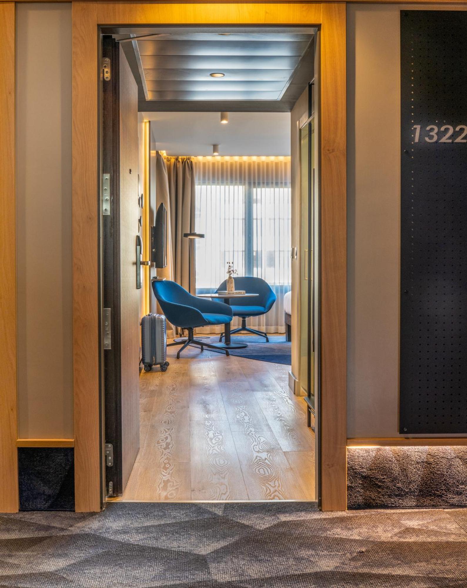 Pullman Madrid Airport & Feria Hotel Екстериор снимка